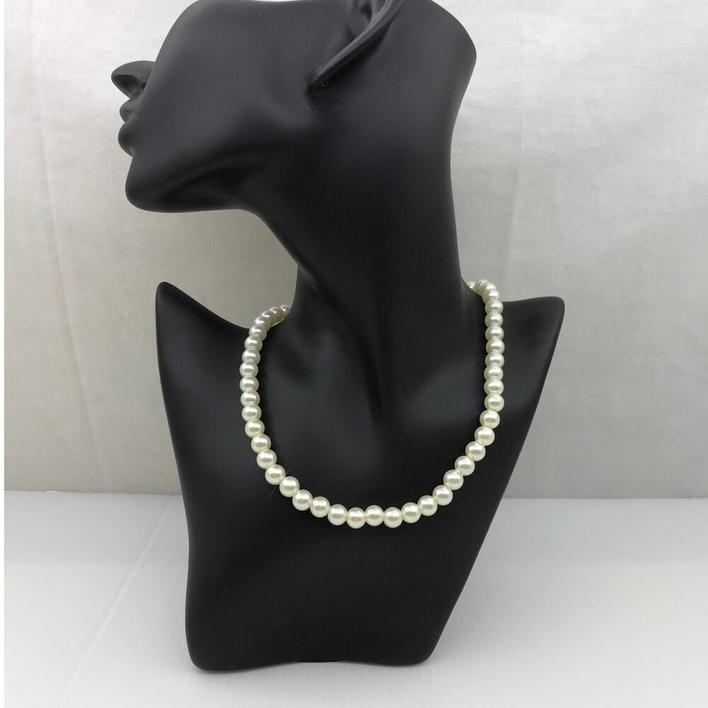 Retro Timeless Single Strand Creamy Faux Pearl Choker Formal Wear
